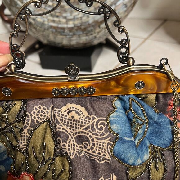 Vintage Multicolor Women’s Clutch Hand Beaded Floral Bronze Accent Purse. - Picture 2 of 10